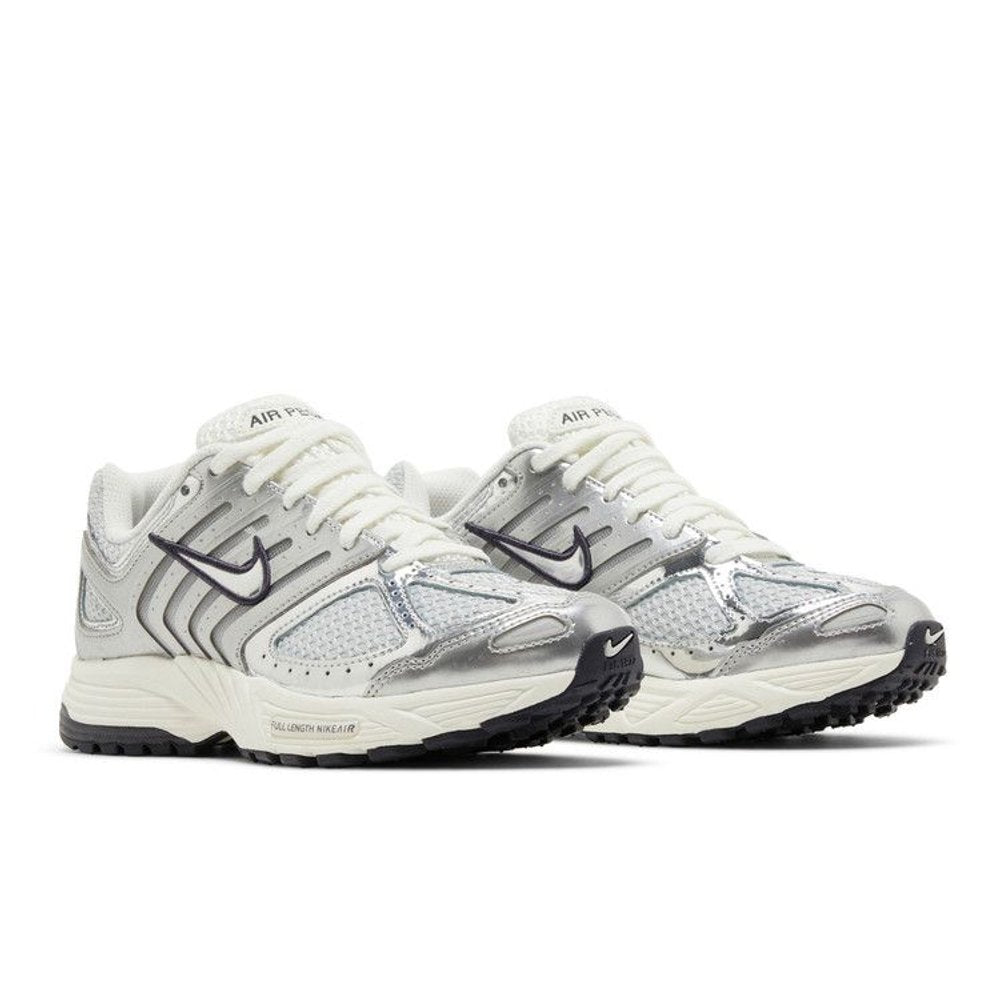 Nike Air Peg 2K5 Chrome (W) – lifestyle foto | Purekickz