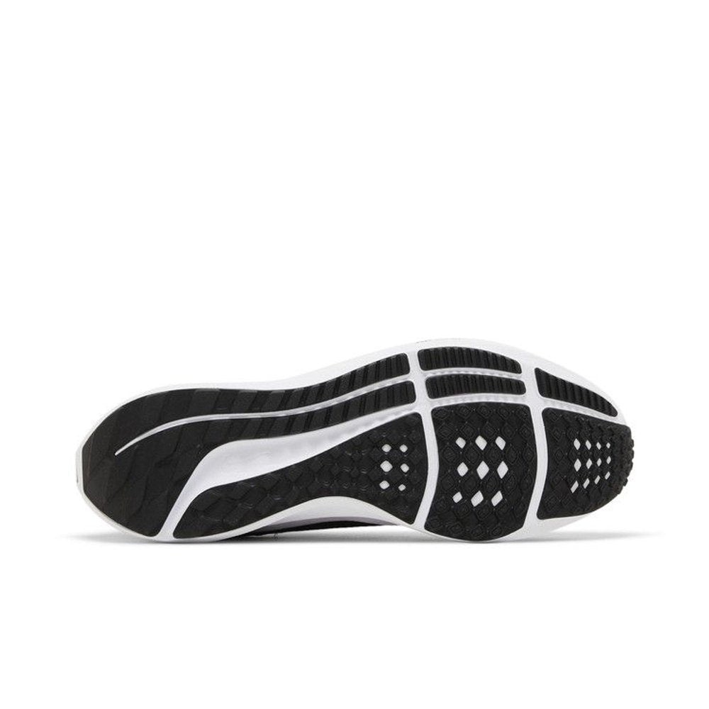 Nike Air Zoom Pegasus 40 Black White – zadní pohled | Purekickz