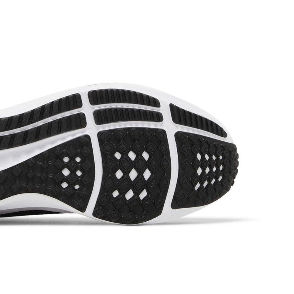 Nike Air Zoom Pegasus 40 Black White – pohled shora | Purekickz