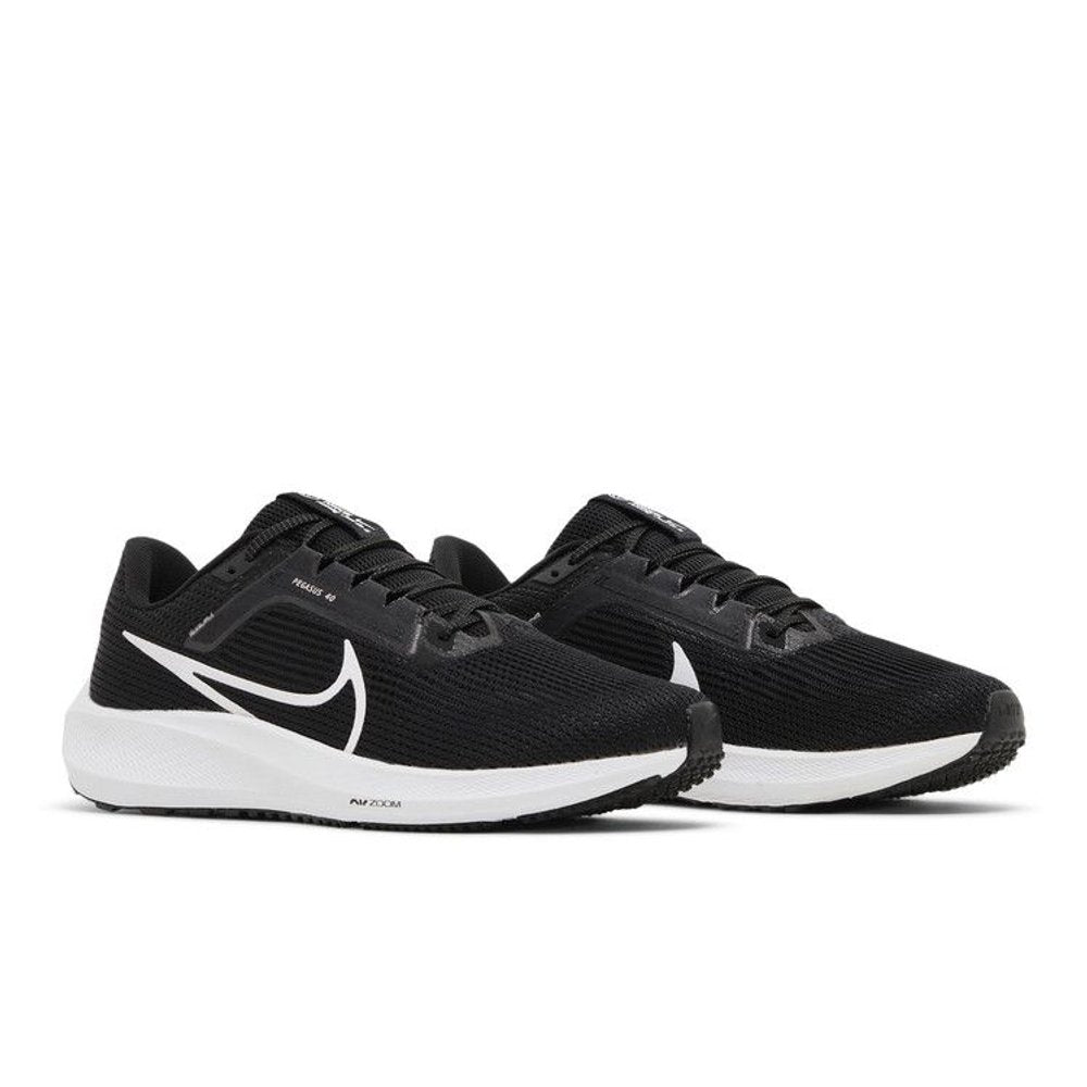 Nike Air Zoom Pegasus 40 Black White – lifestyle foto | Purekickz