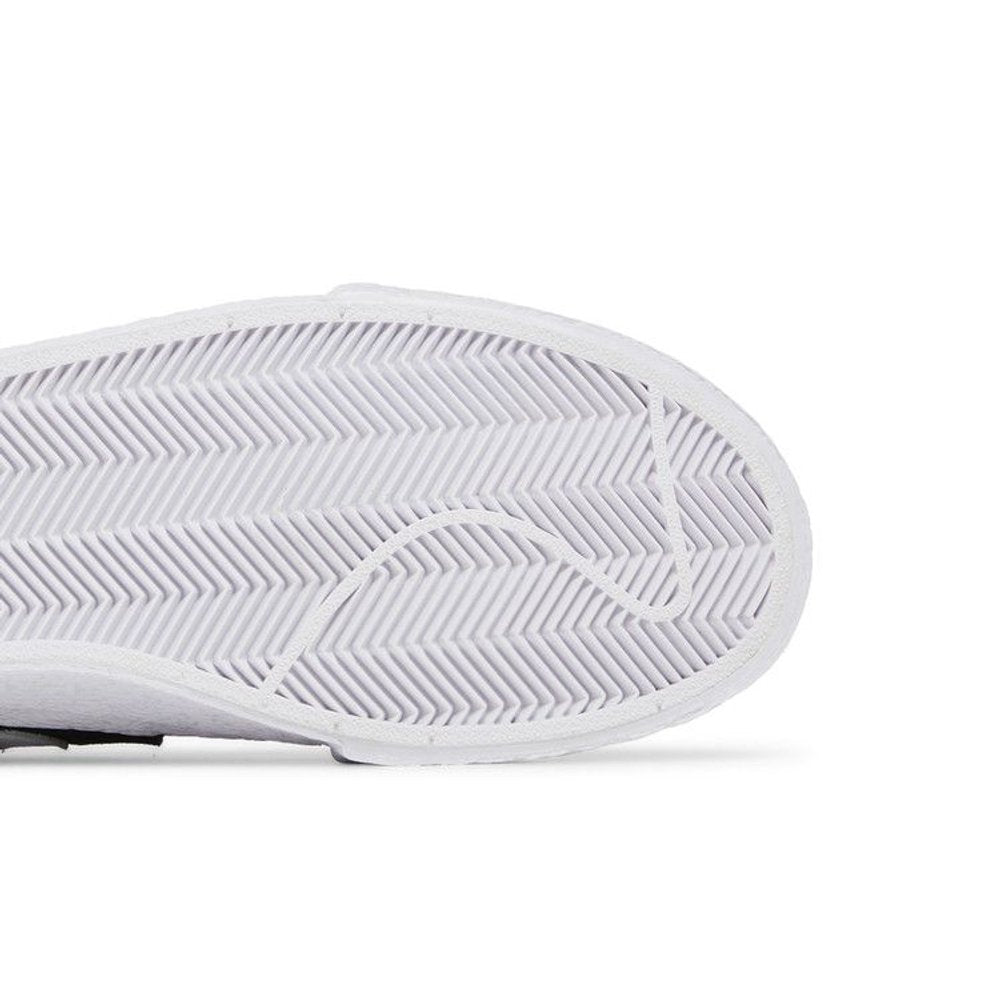 Nike Blazer Low Sacai Black Patent Leather – pohled shora | Purekickz