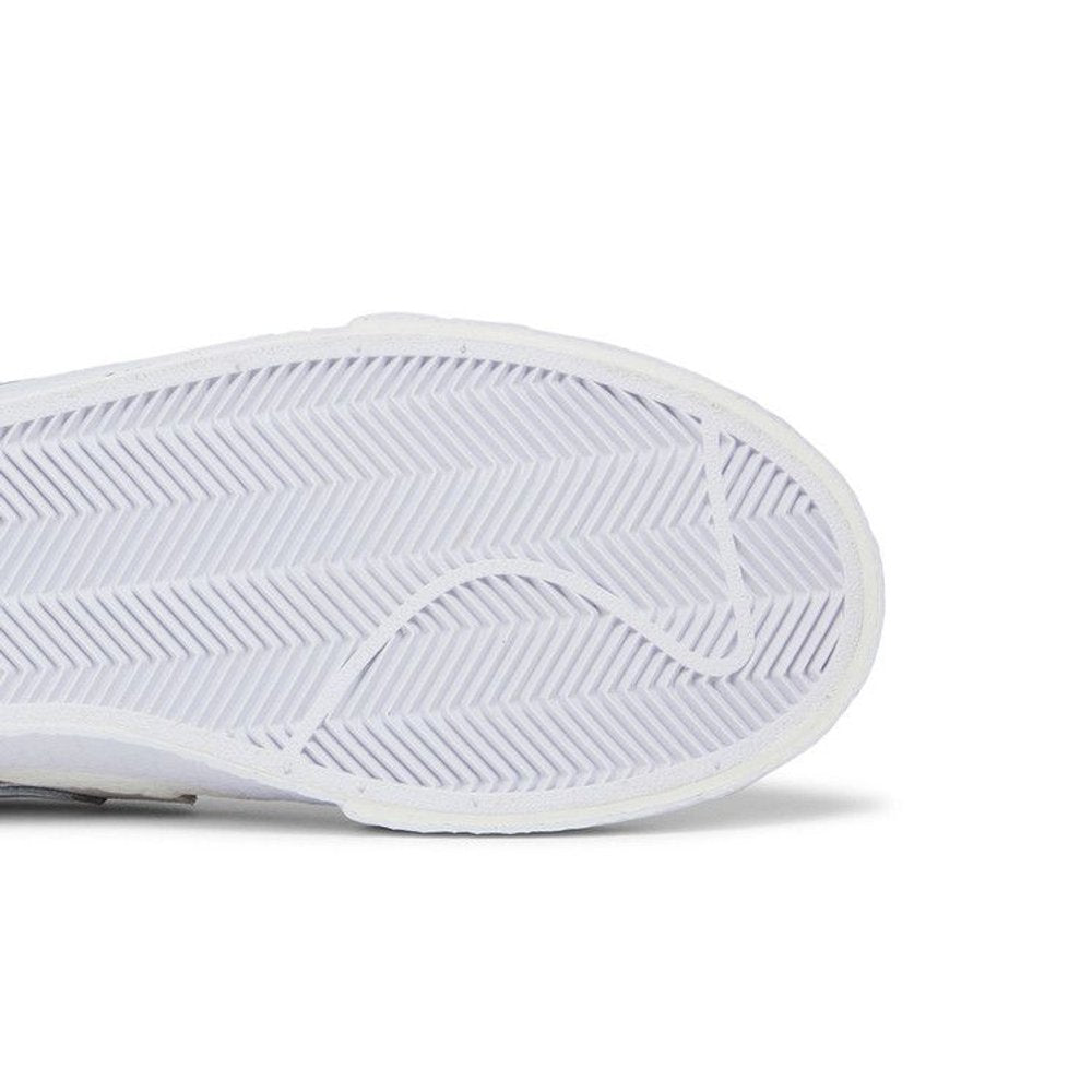 Nike Blazer Low sacai White Patent Leather – pohled shora | Purekickz