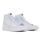 Nike Blazer Mid '77 Platinum Grape Metallic Silver – lifestyle foto | Purekickz