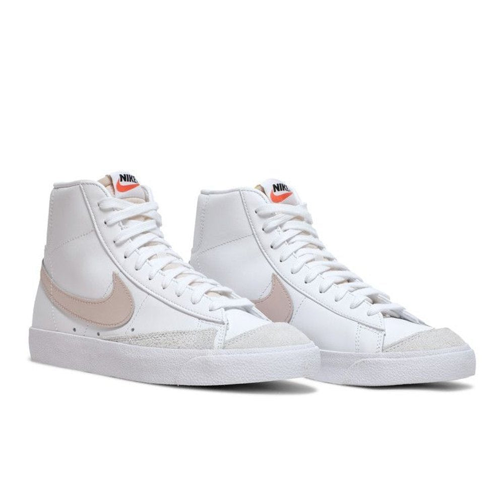 Nike Blazer Mid 77 Vintage Summit White Pink – lifestyle foto | Purekickz