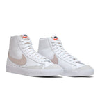 Nike Blazer Mid 77 Vintage Summit White Pink – lifestyle foto | Purekickz