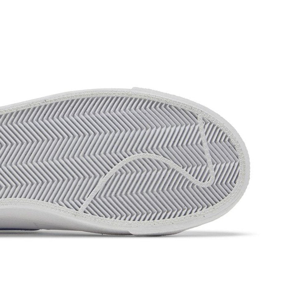 Nike Blazer Mid 77 Vintage White Game Royal – pohled shora | Purekickz
