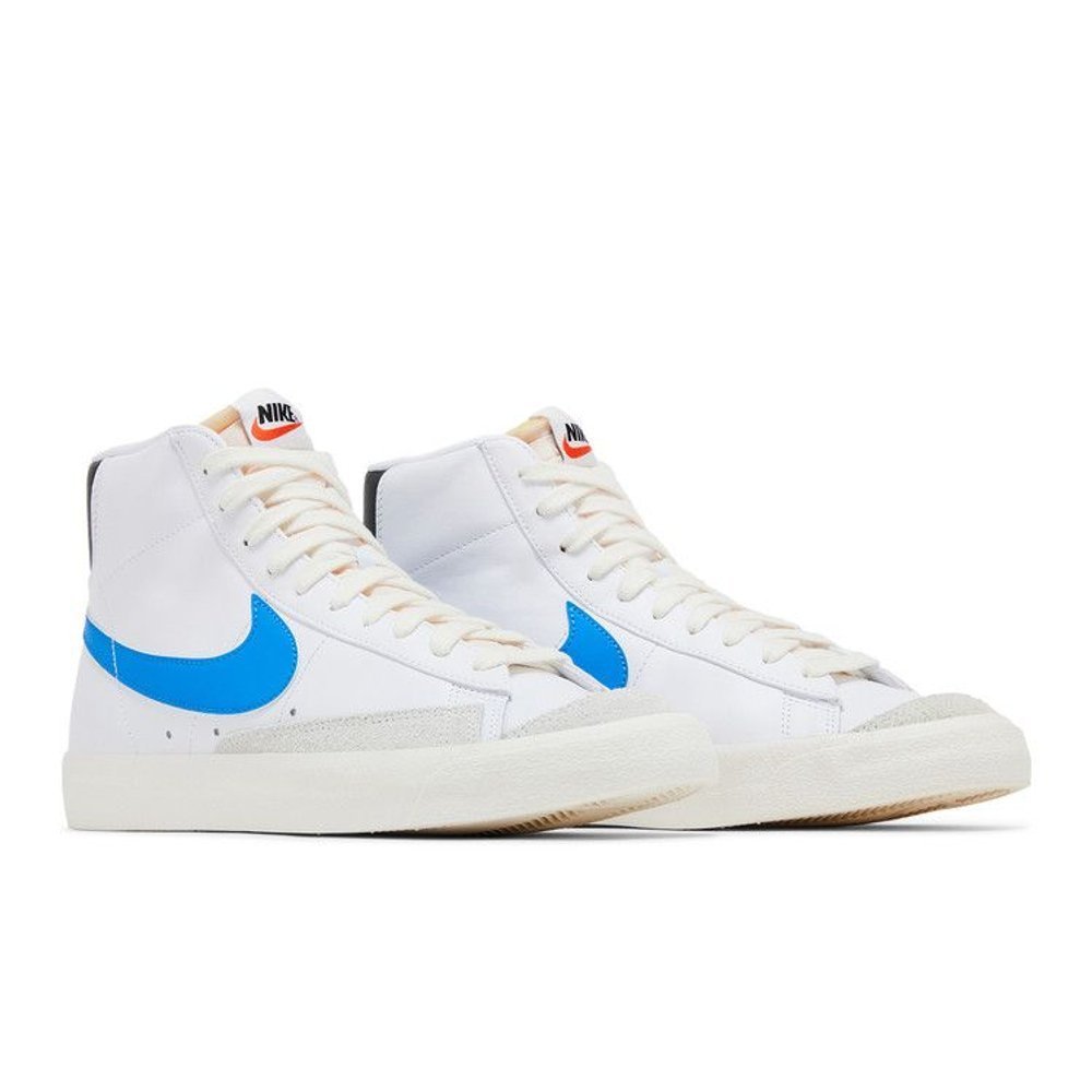 Nike Blazer Mid 77 Vintage White Light Photo Blue Black Sail – lifestyle foto | Purekickz