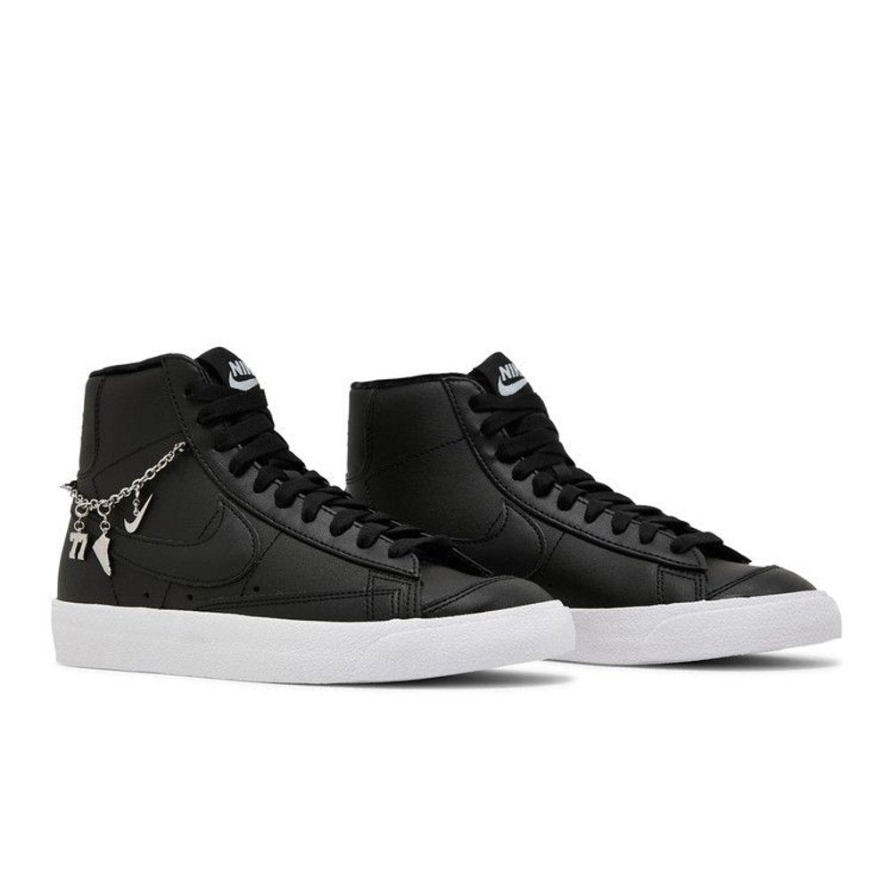 Nike Blazer Mid LX Black Pendants (W) – lifestyle foto | Purekickz