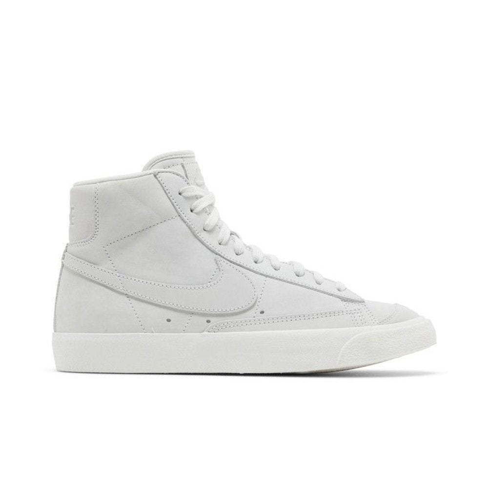 Nike Blazer Mid Premium MF Photon Dust (W) – boční pohled | Purekickz