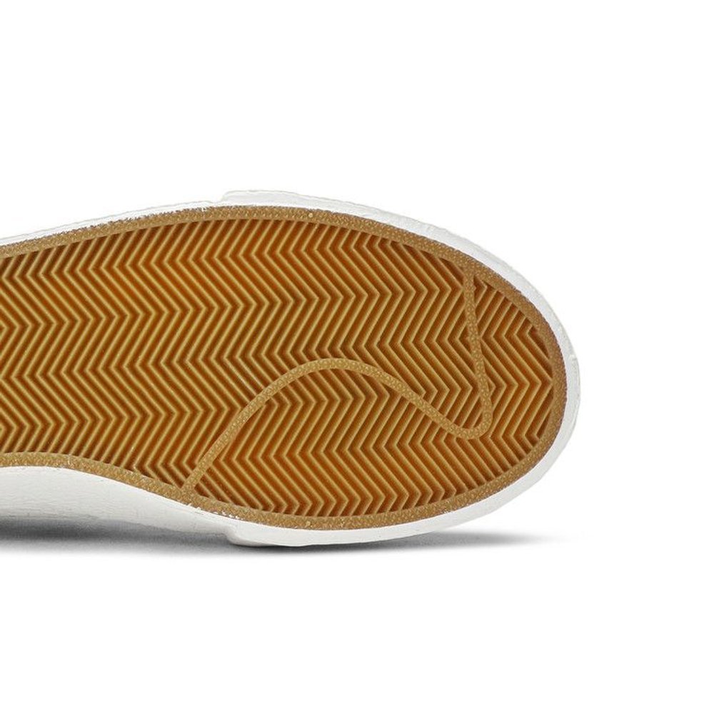 Nike Blazer Mid sacai White Grey – pohled shora | Purekickz