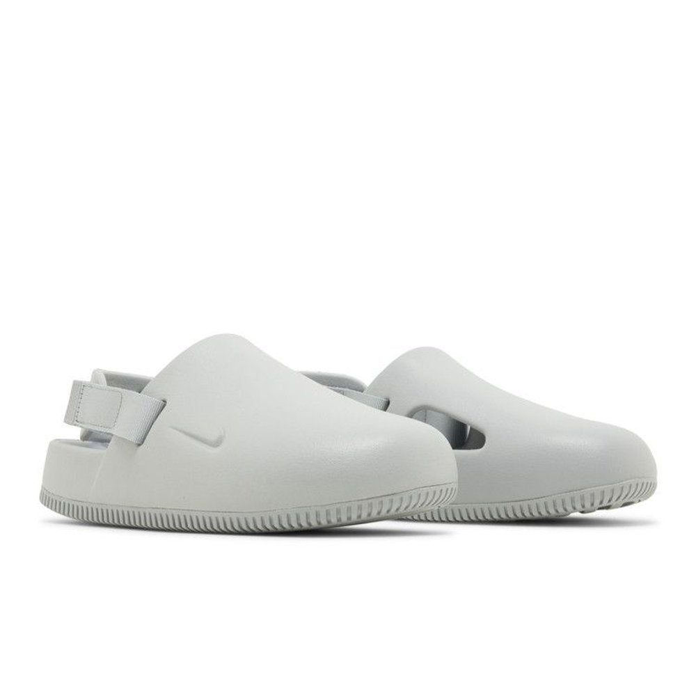 Nike Calm Mule Light Smoke Grey – lifestyle foto | Purekickz