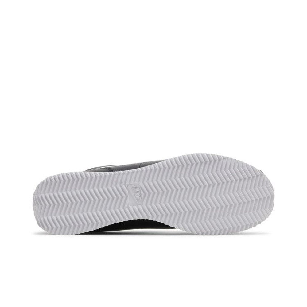 Nike Cortez Basic Black White (2023) – zadní pohled | Purekickz