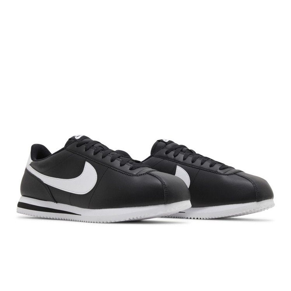 Nike Cortez Basic Black White (2023) – lifestyle foto | Purekickz