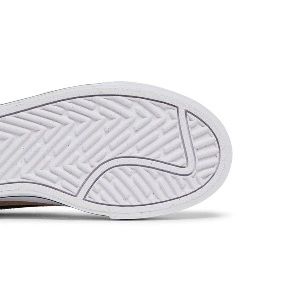 Nike Court Legacy Lift White Black (W) – pohled shora | Purekickz