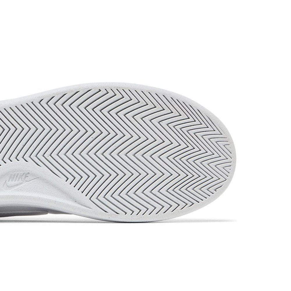 Nike Court Royale 2 Triple White – pohled shora | Purekickz