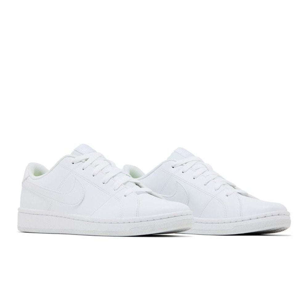 Nike Court Royale 2 Triple White – lifestyle foto | Purekickz