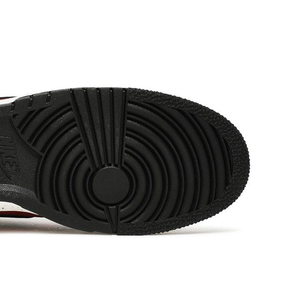 Nike Dunk High 1985 Undercover UBA – pohled shora | Purekickz