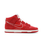 Nike Dunk High First Use Red – boční pohled | Purekickz