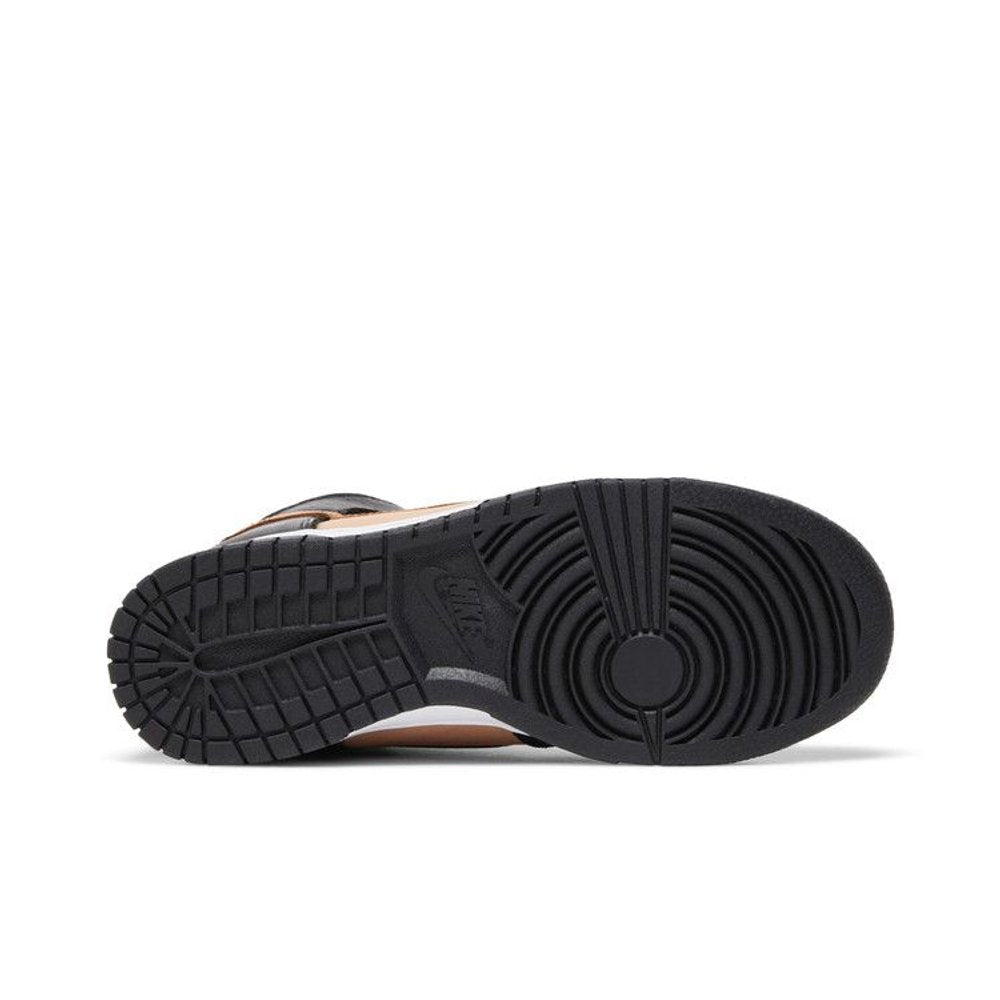Nike Dunk High LXX Black Flax (W) – zadní pohled | Purekickz