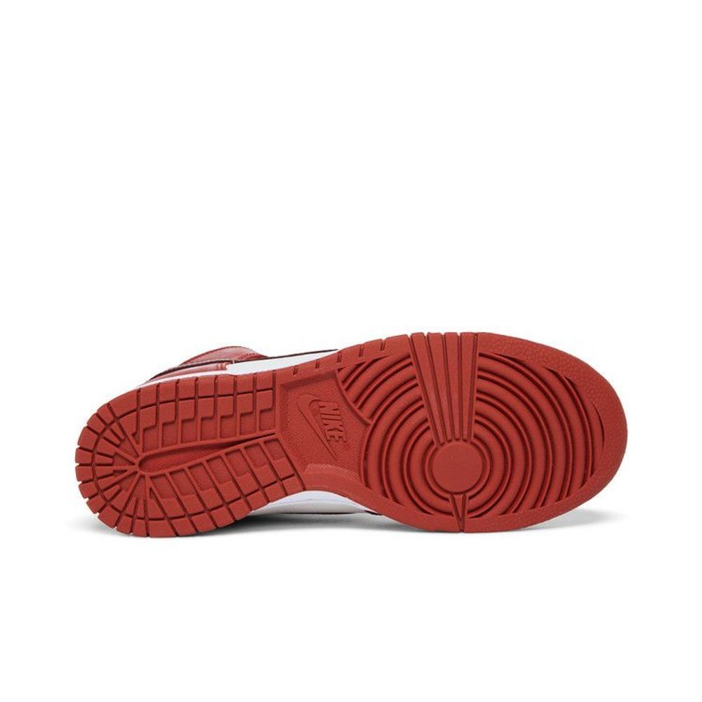 Nike Dunk High LXX Cinnabar – zadní pohled | Purekickz