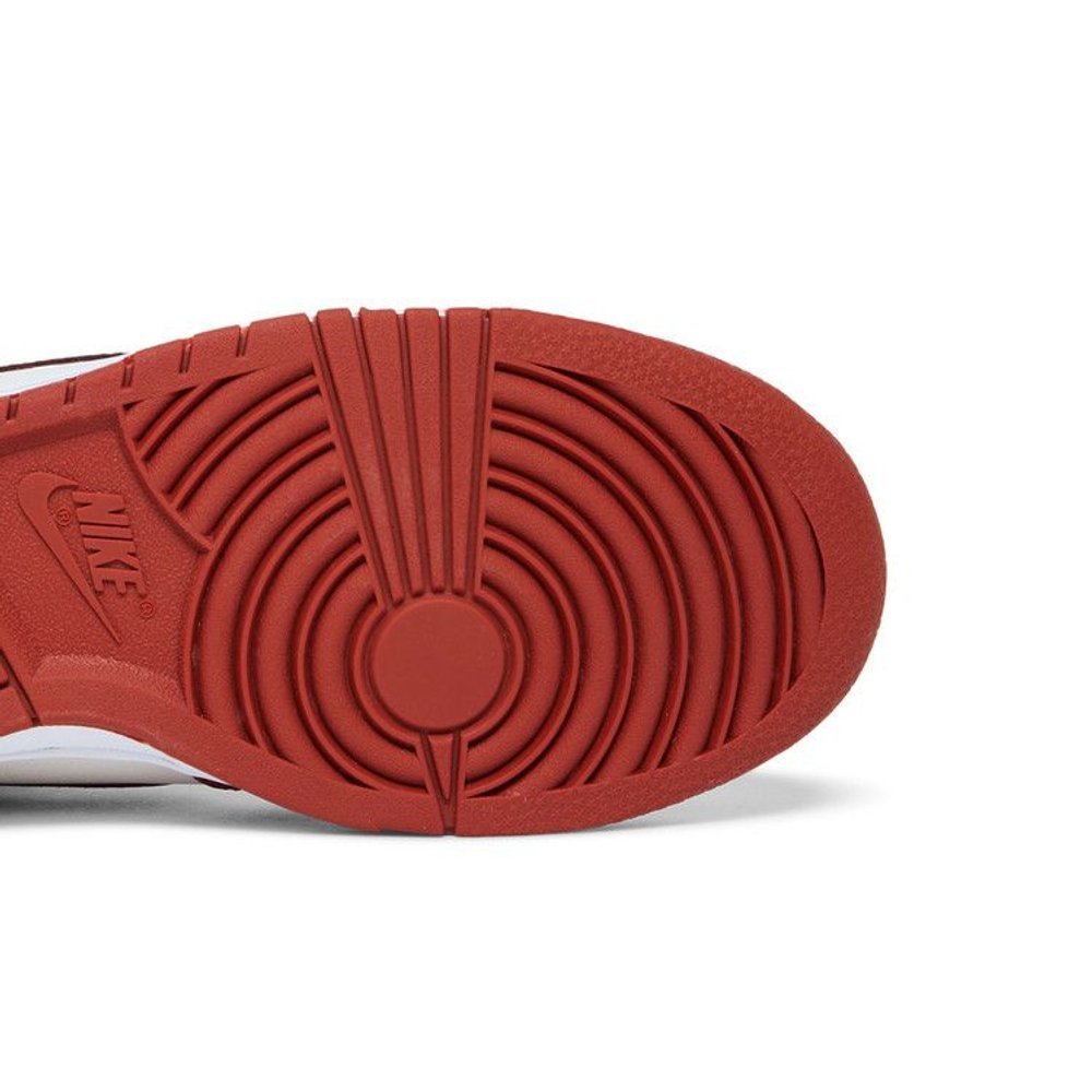 Nike Dunk High LXX Cinnabar – pohled shora | Purekickz