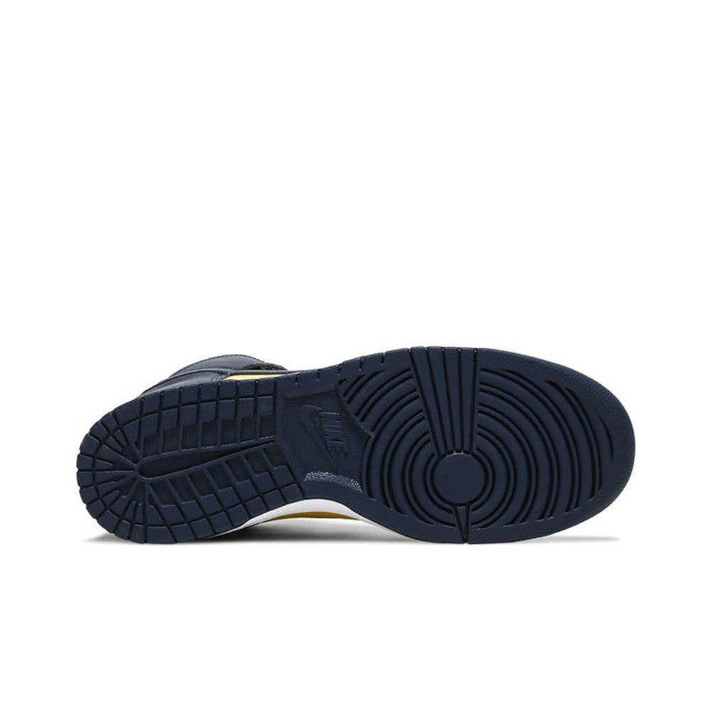 Nike Dunk High Michigan (2020) – zadní pohled | Purekickz