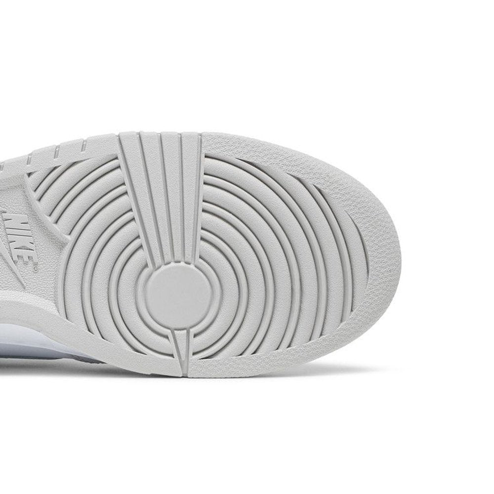 Nike Dunk High Retro White Vast Grey – pohled shora | Purekickz