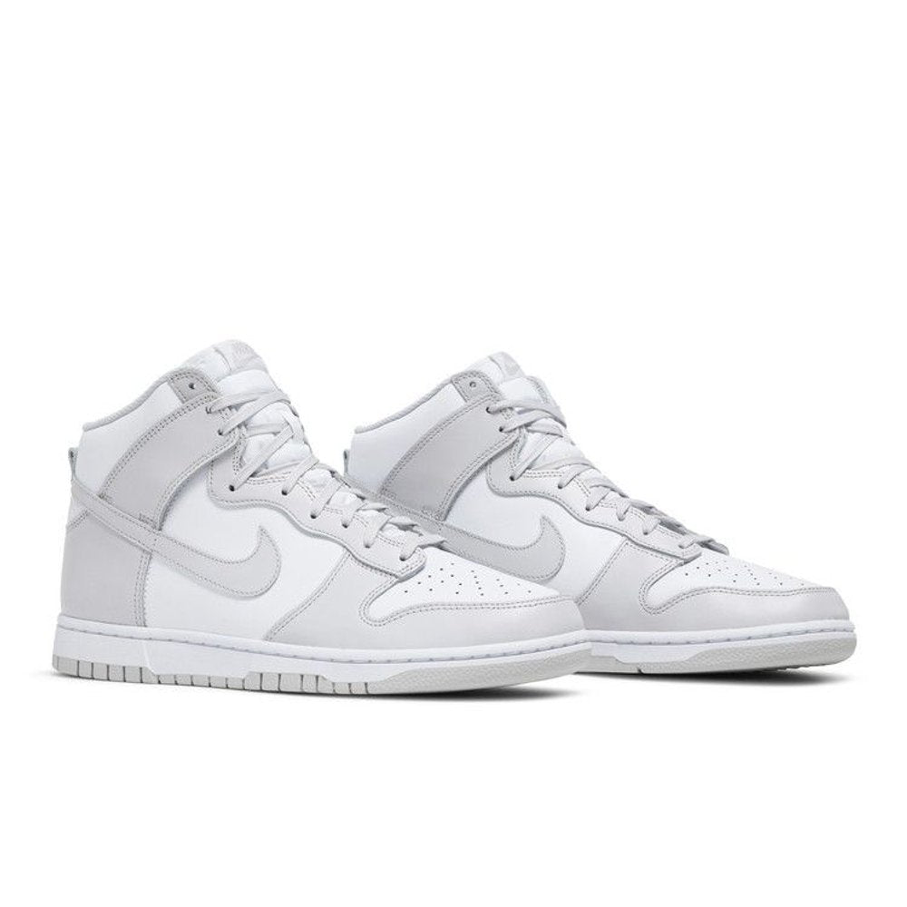 Nike Dunk High Retro White Vast Grey – lifestyle foto | Purekickz