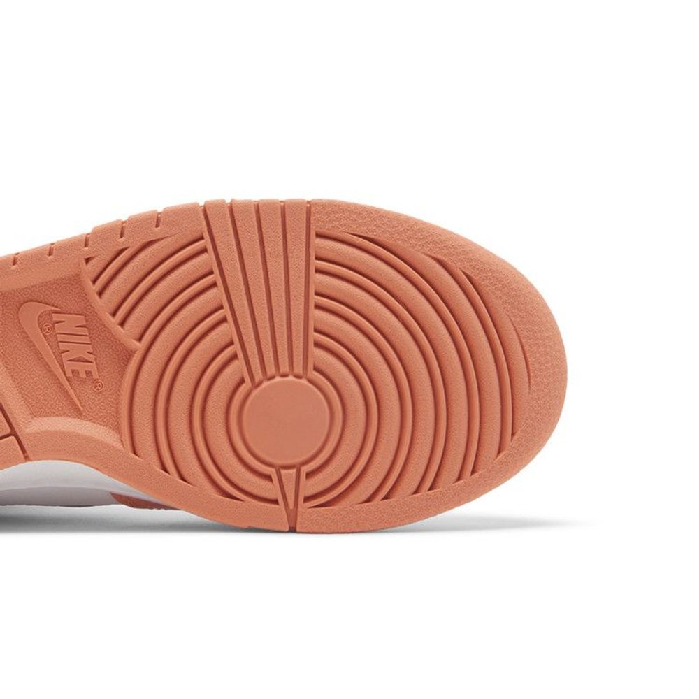 Nike Dunk High Salmon (W) – pohled shora | Purekickz