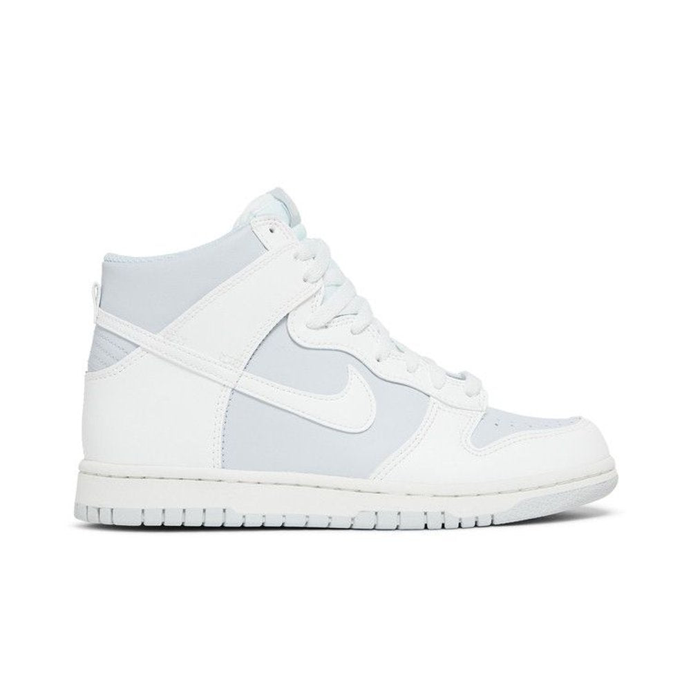 Nike Dunk High Summit White Football Grey (GS) – boční pohled | Purekickz