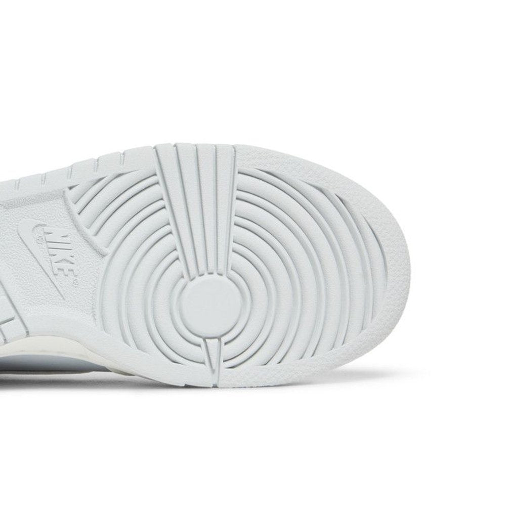 Nike Dunk High Summit White Football Grey (GS) – pohled shora | Purekickz