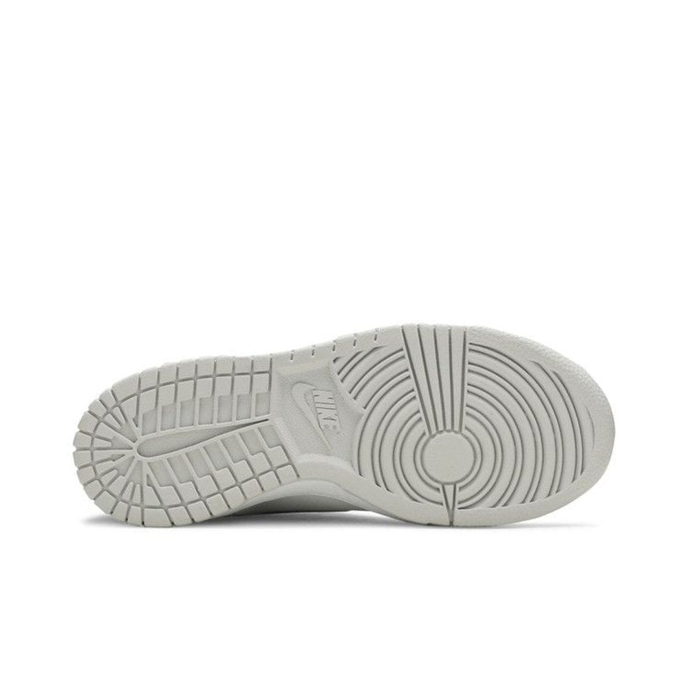 Nike Dunk High Vast Grey (GS) – zadní pohled | Purekickz