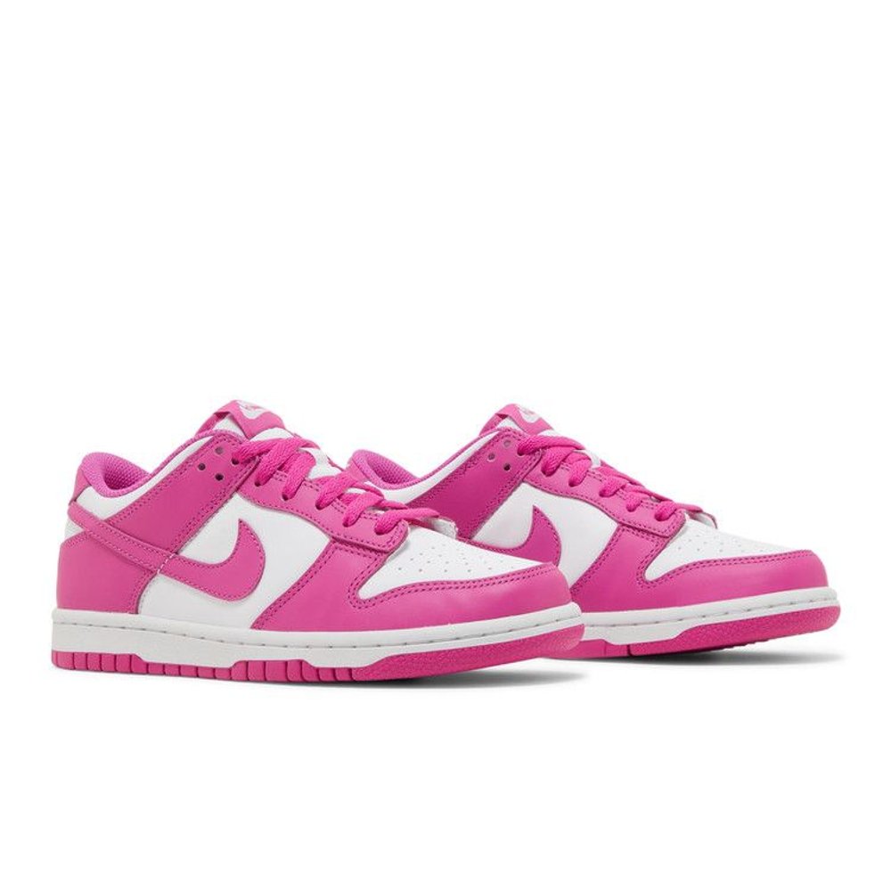 Nike Dunk Low Active Fuchsia (GS) – lifestyle foto | Purekickz