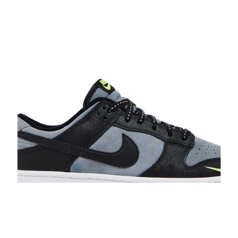 Nike Dunk Low Black Cool Grey Volt Mini Swoosh – detail | Purekickz