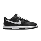 Nike Dunk Low Black White (2022) (GS) – boční pohled | Purekickz