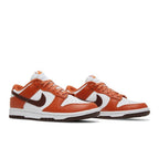 Nike Dunk Low Bronze Eclipse (donna) – lifestyle foto | Purekickz