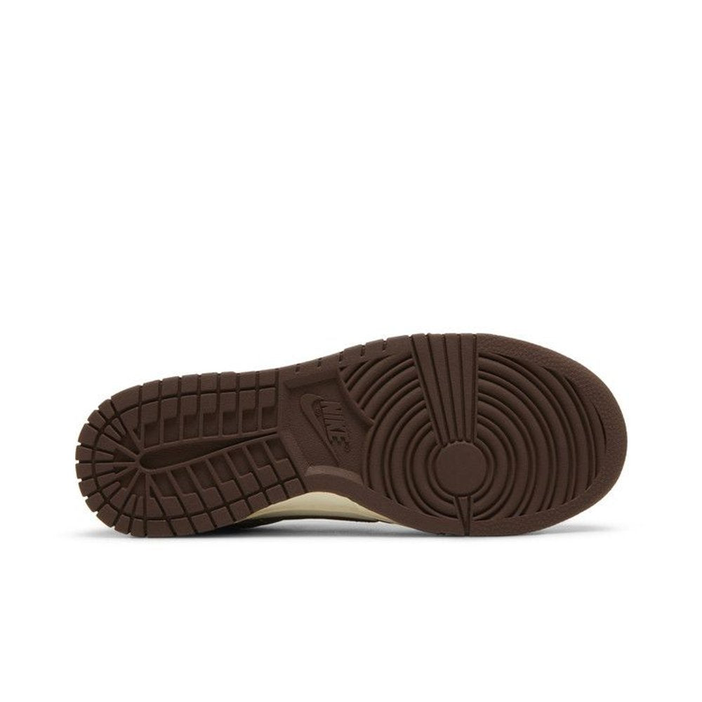 Nike Dunk Low Cacao Wow (W) – zadní pohled | Purekickz