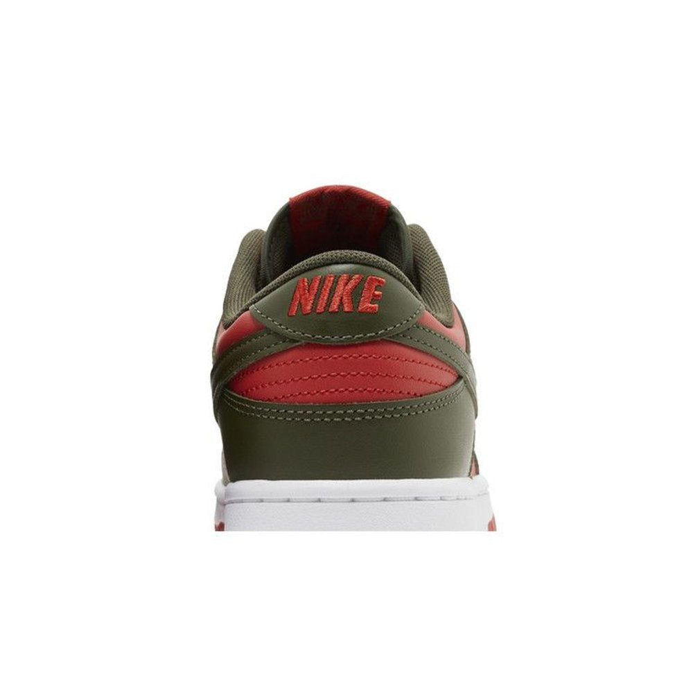 Nike Dunk Low 'Cargo Khaki Mystic Red' – detail materiálu | Purekickz