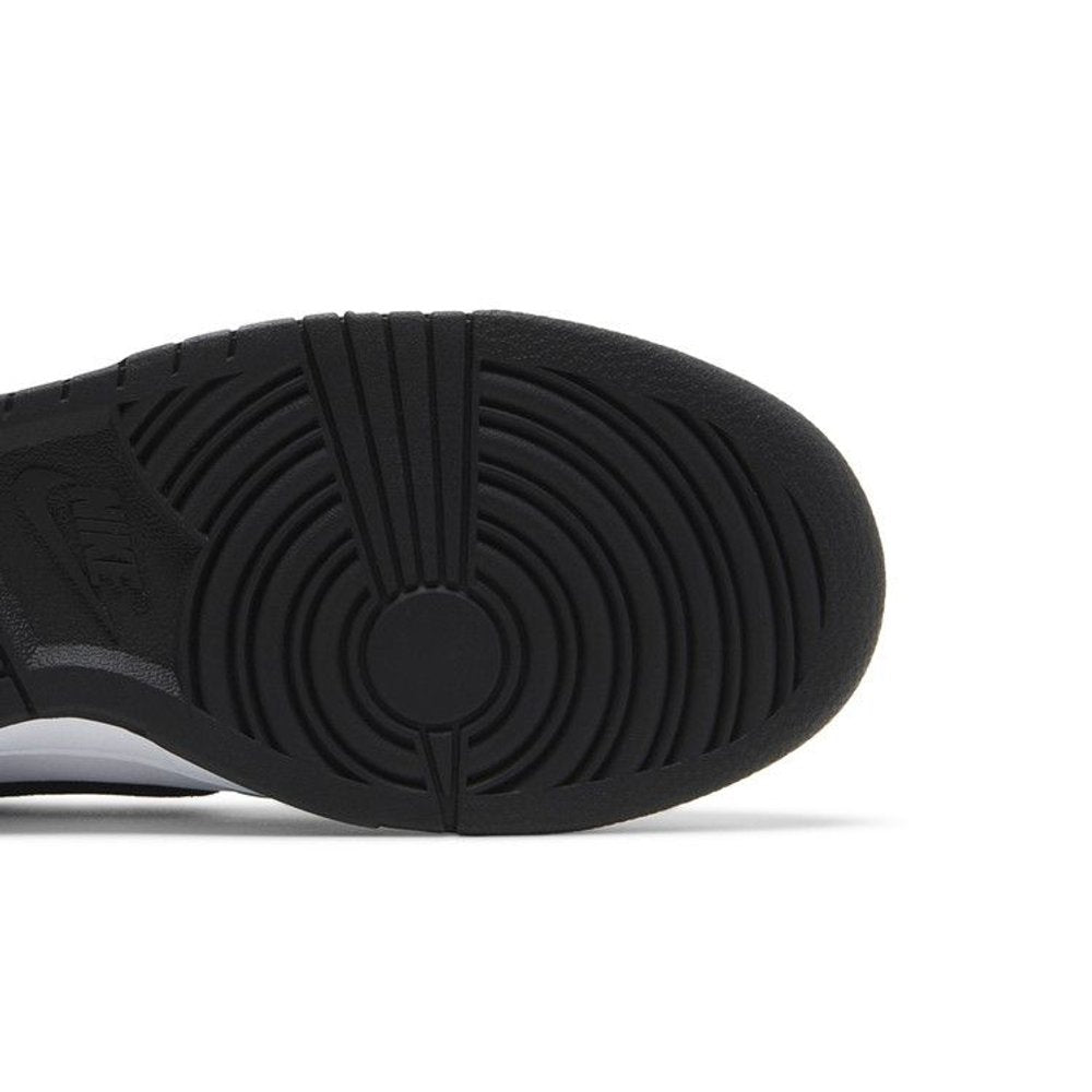 Nike Dunk Low Celtics – pohled shora | Purekickz