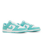 Nike Dunk Low Clear Jade – lifestyle foto | Purekickz