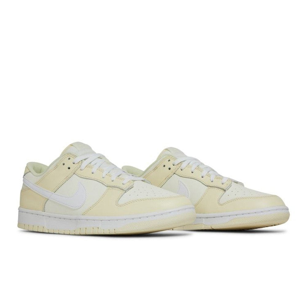 Nike Dunk Low Coconut Milk – lifestyle foto | Purekickz