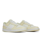 Nike Dunk Low Coconut Milk – lifestyle foto | Purekickz