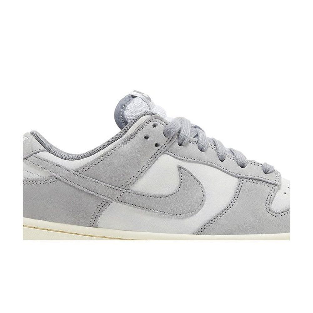 Nike Dunk Low Cool Grey Football Grey (W) – detail | Purekickz