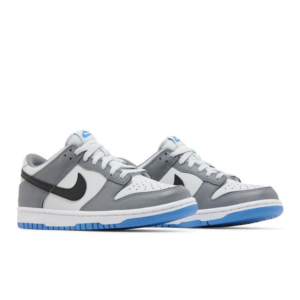 Nike Dunk Low Cool Grey Light Photo Blue (GS) – lifestyle foto | Purekickz