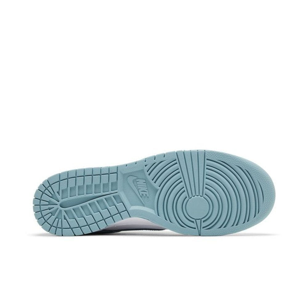 Nike Dunk Low Denim Turquoise – zadní pohled | Purekickz