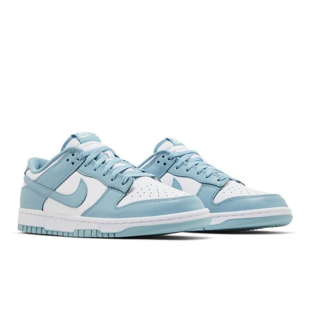 Nike Dunk Low Denim Turquoise – lifestyle foto | Purekickz