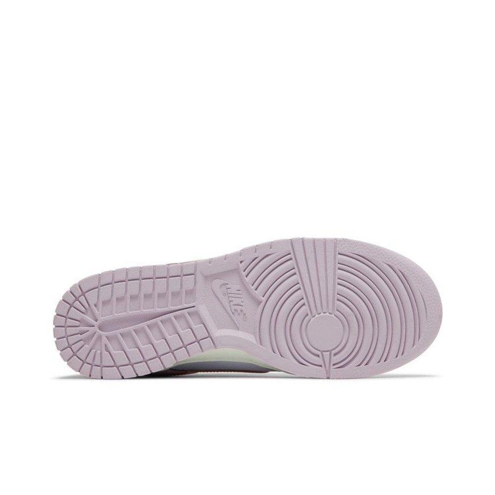 Nike Dunk Low Easter – zadní pohled | Purekickz