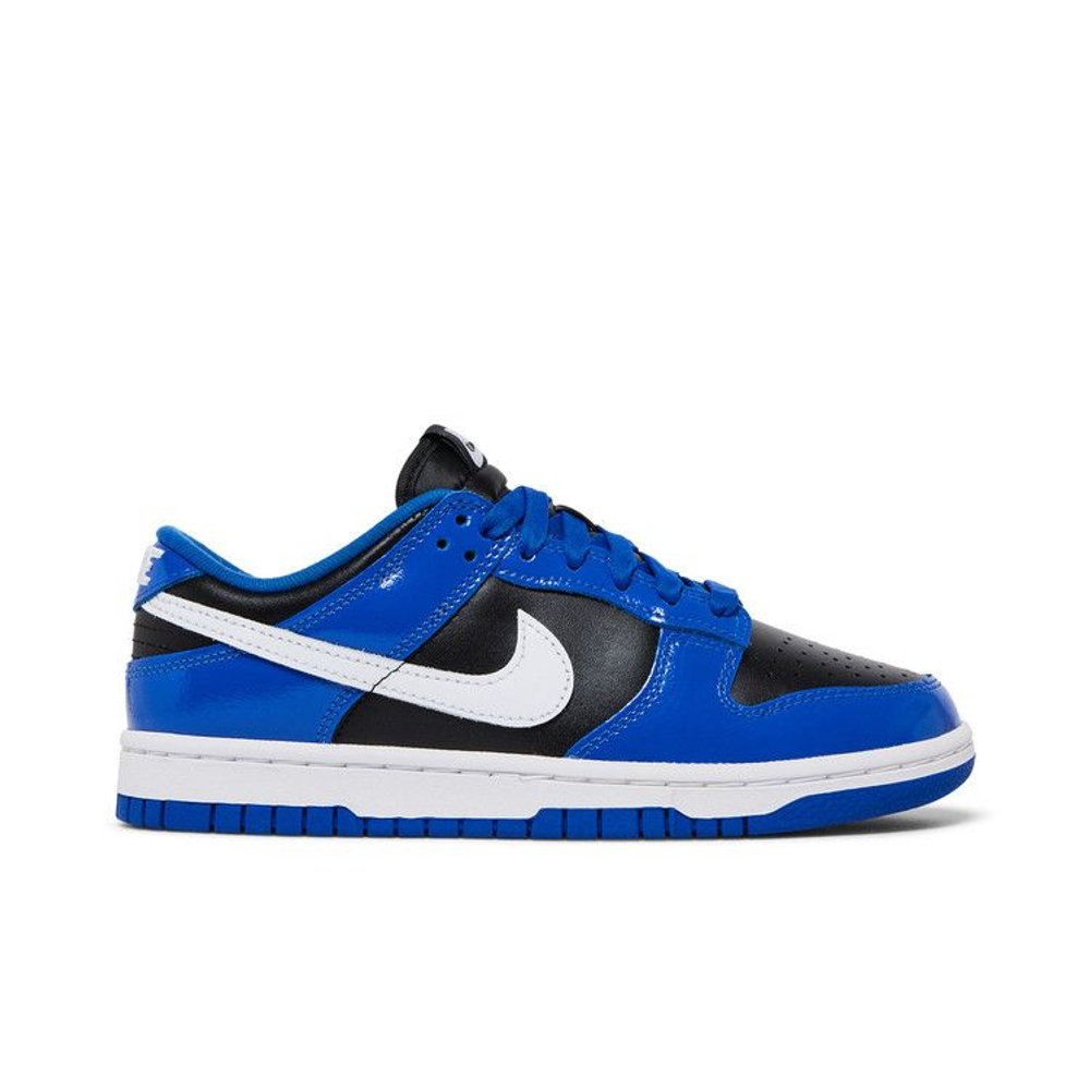 Nike Dunk Low Essential Game Royal Black White (W) – boční pohled | Purekickz