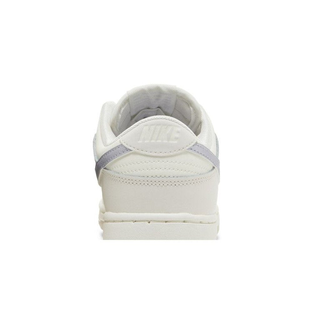 Nike Dunk Low Essential Sail Oxygen Purple (W) – detail materiálu | Purekickz