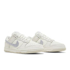 Nike Dunk Low Essential Sail Oxygen Purple (W) – lifestyle foto | Purekickz